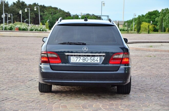 Mercedes E 220-2
