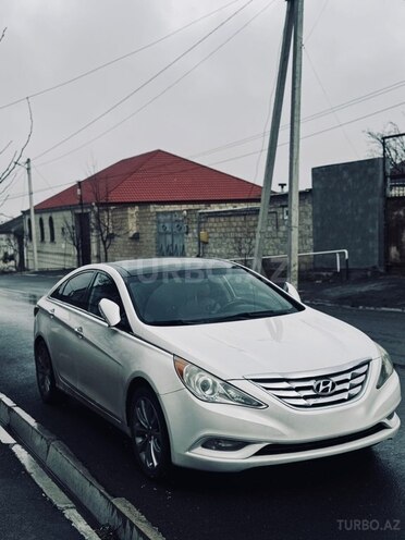 Hyundai Sonata-1
