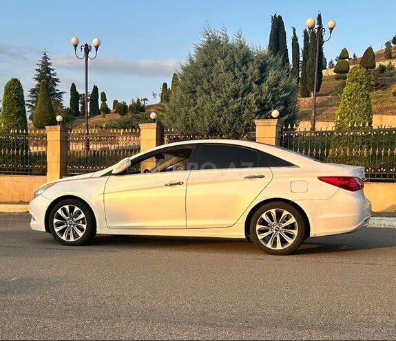 Hyundai Sonata-2