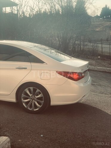 Hyundai Sonata-4