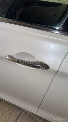 Hyundai Sonata-12