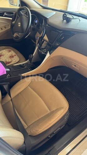 Hyundai Sonata-10