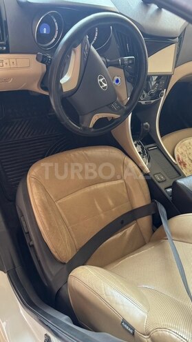 Hyundai Sonata-5