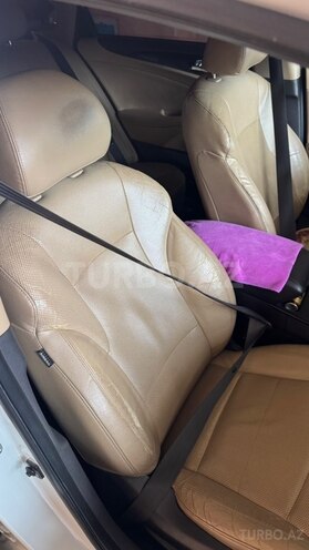 Hyundai Sonata-11
