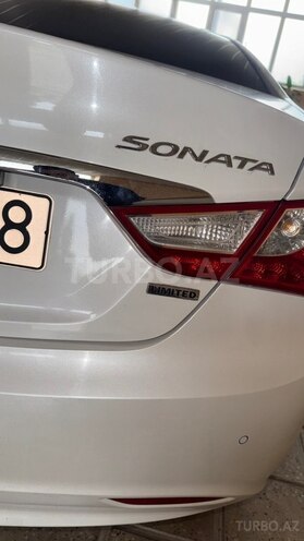 Hyundai Sonata-16