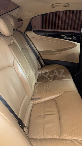 Hyundai Sonata-14