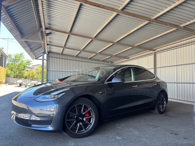 Tesla Model 3-3