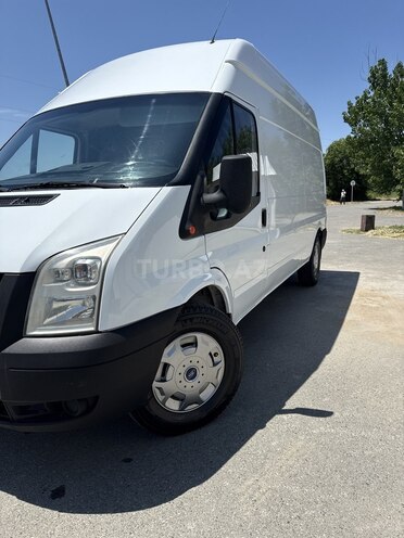Ford Transit-2