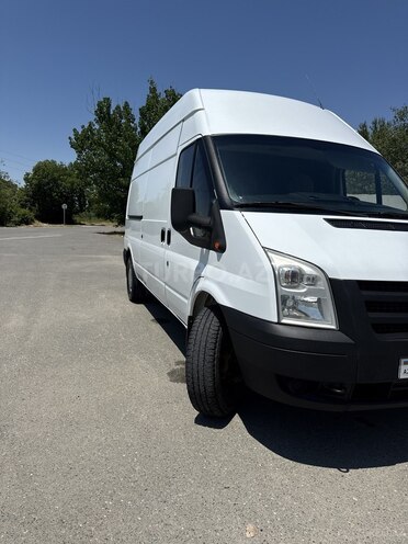 Ford Transit-4