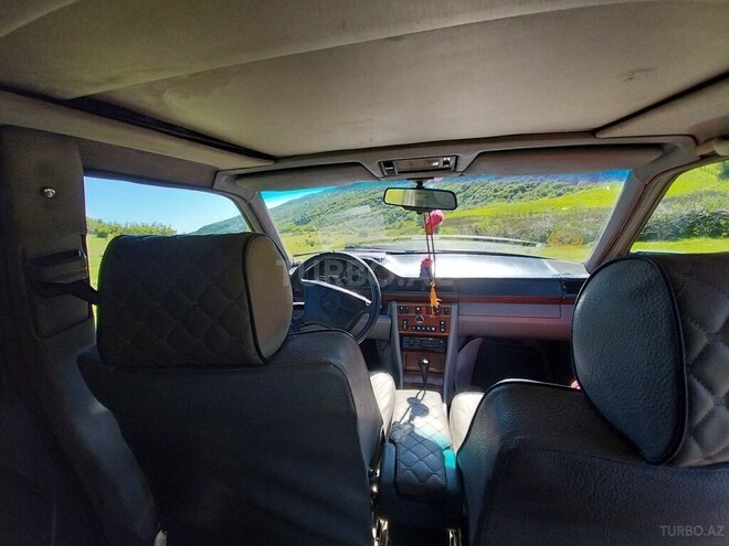 Mercedes 300 D-4