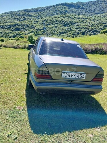 Mercedes 300 D-3
