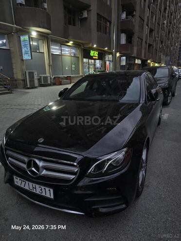 Mercedes E 300 4MATIC-4