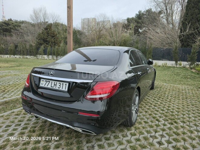 Mercedes E 300 4MATIC-8