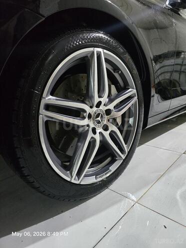 Mercedes E 300 4MATIC-9