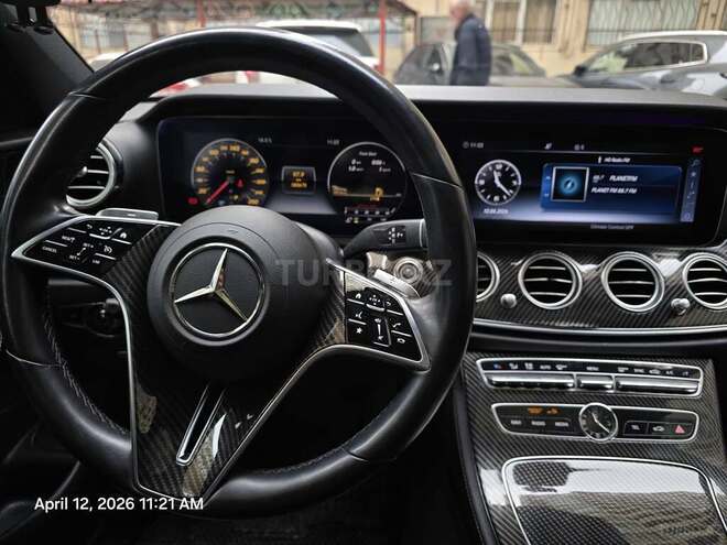 Mercedes E 300 4MATIC-11