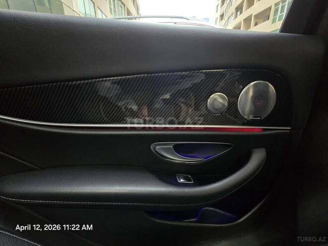 Mercedes E 300 4MATIC-14