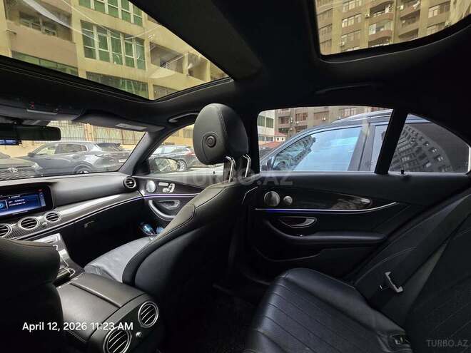Mercedes E 300 4MATIC-13