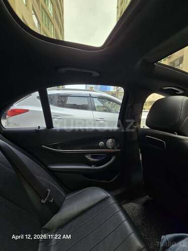 Mercedes E 300 4MATIC-15