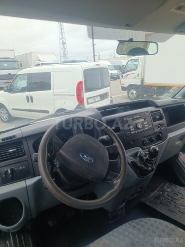 Ford Transit-2