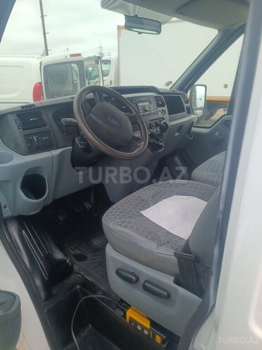 Ford Transit-3