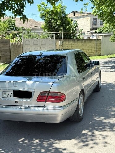 Mercedes E 280-6