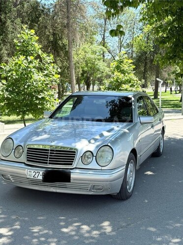 Mercedes E 280-4