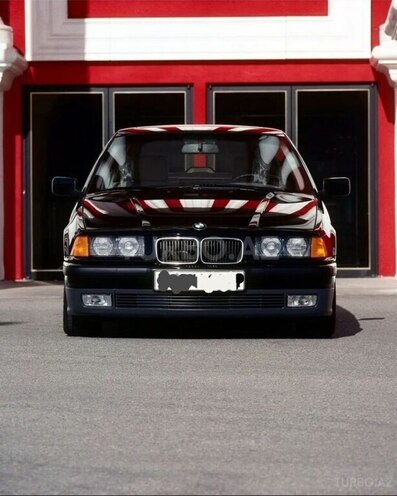 BMW 320-1