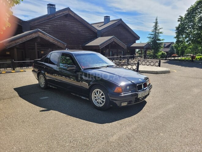 BMW 320-2