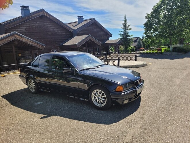 BMW 320-9