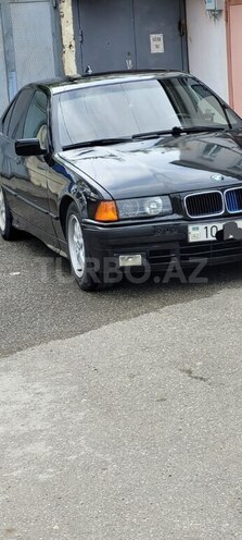BMW 320-3