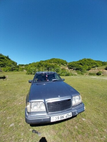 Mercedes 300 D-1