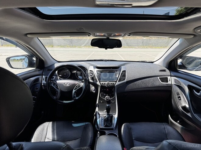 Hyundai Elantra-10
