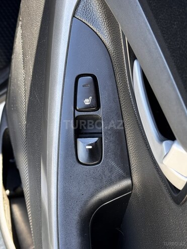 Hyundai Elantra-8