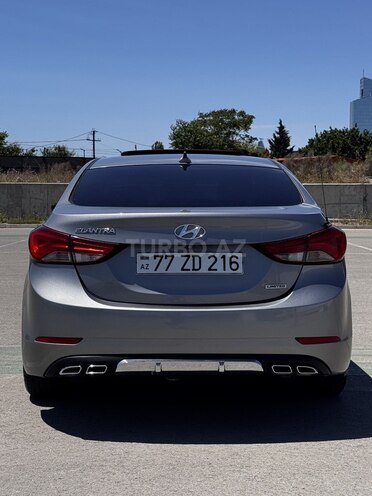 Hyundai Elantra-4