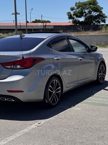 Hyundai Elantra-5