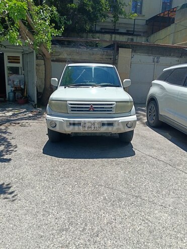 Mitsubishi Pajero io-1