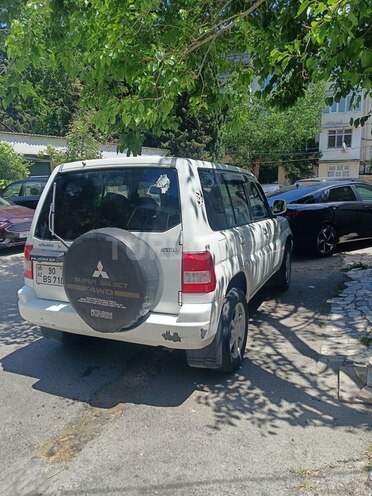 Mitsubishi Pajero io-3