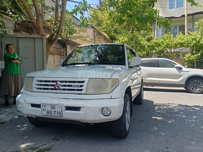 Mitsubishi Pajero io-4