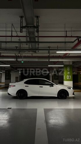 Toyota Camry-5