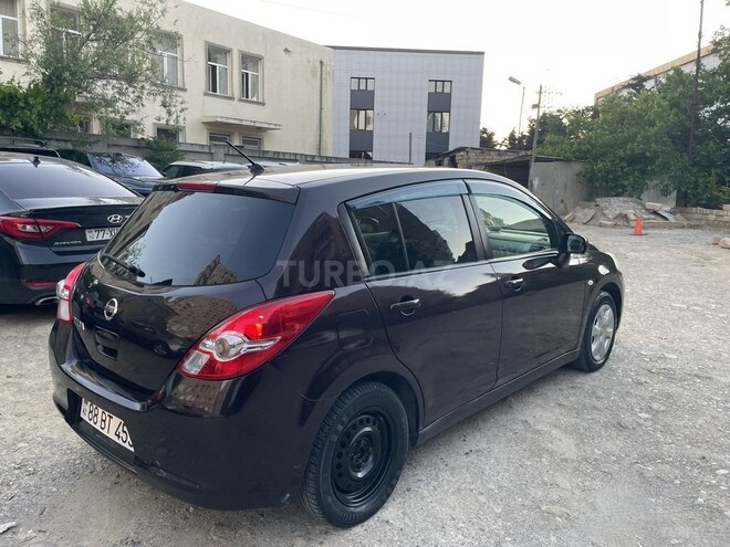 Nissan Tiida-5