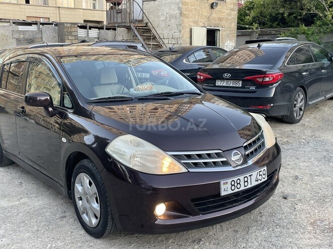 Nissan Tiida-2