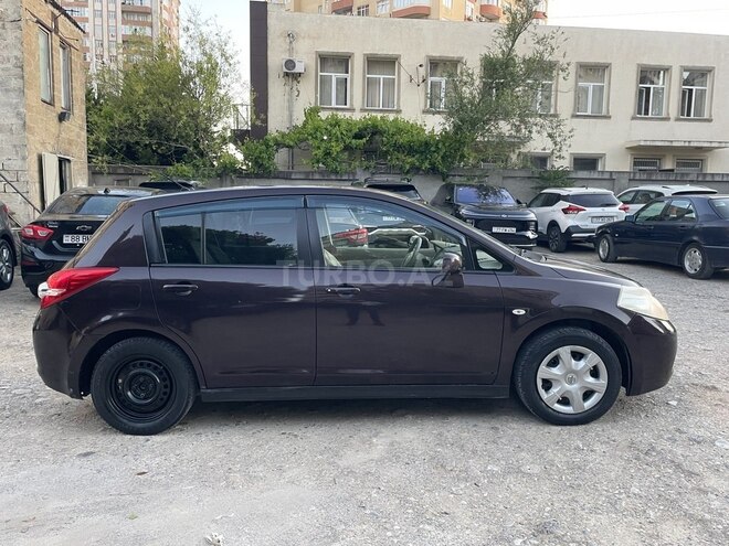 Nissan Tiida-4
