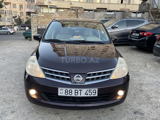 Nissan Tiida-1