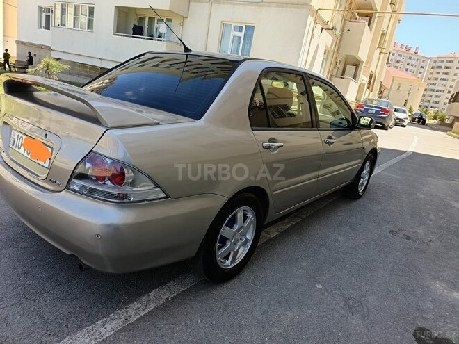 Mitsubishi Lancer-5