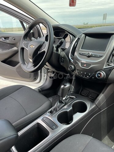 Chevrolet Cruze-12