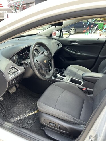 Chevrolet Cruze-10