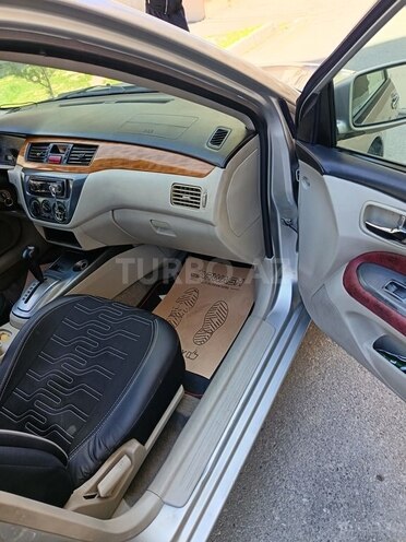 Mitsubishi Lancer-17
