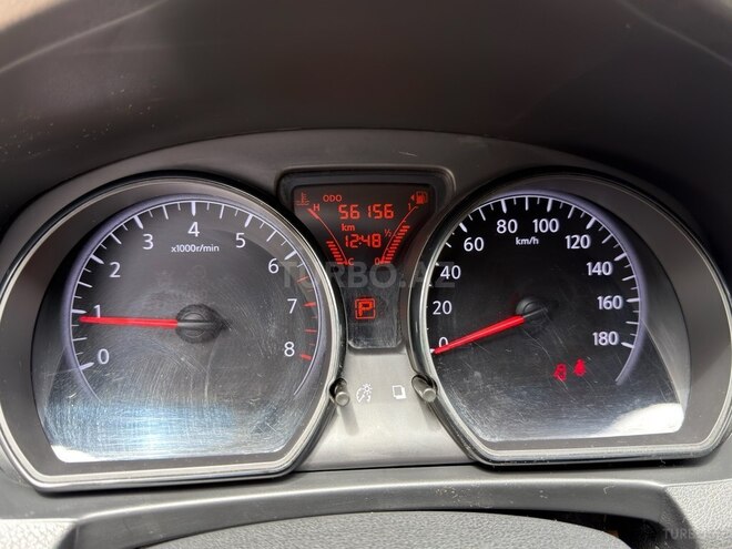 Nissan Note-7