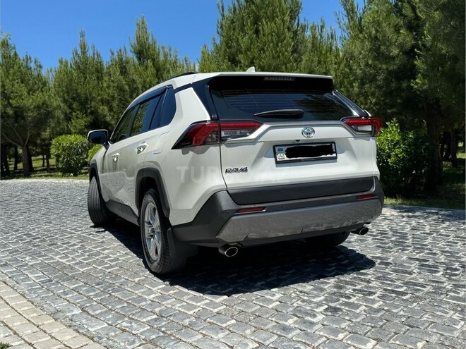 Toyota RAV4-7