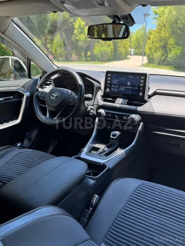 Toyota RAV4-11